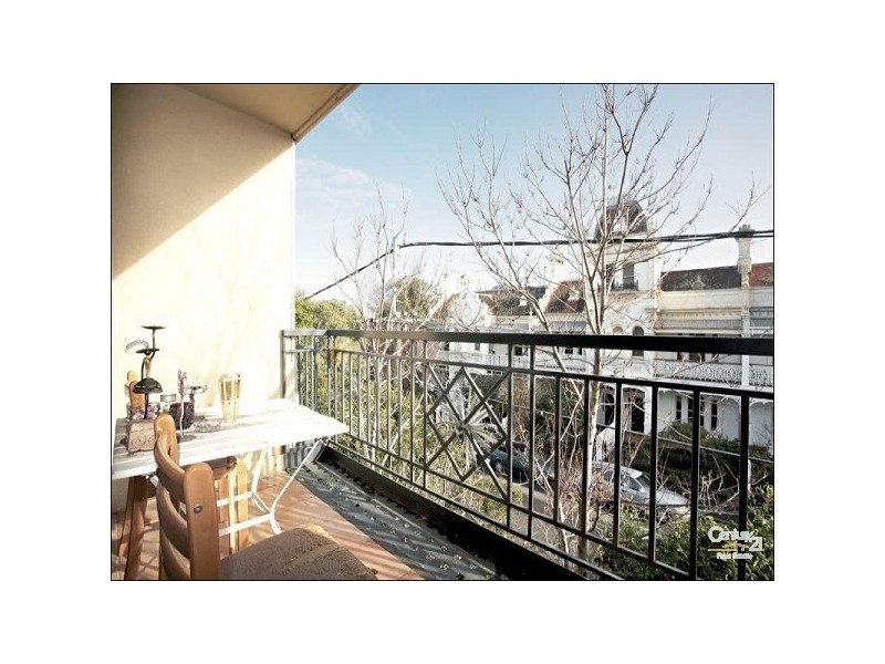 8/15 BURNETT STREET, St Kilda VIC 3182