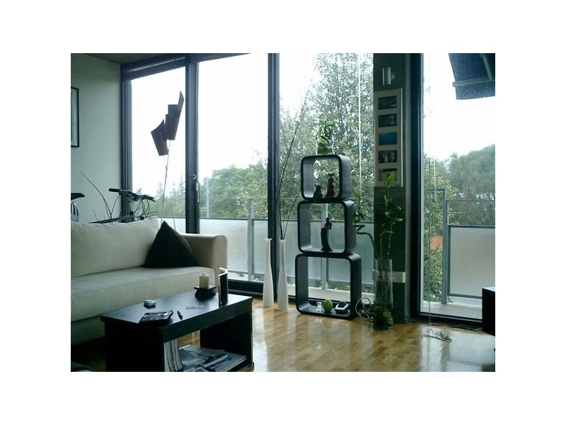 12/63 ORMOND ESPLANADE, Elwood VIC 3184