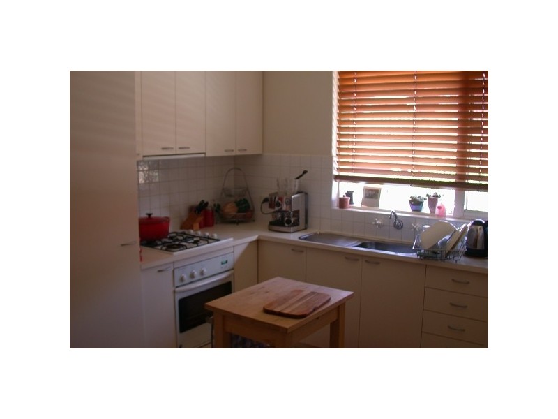 15/3 WIMBLEDON AVE, Elwood VIC 3184