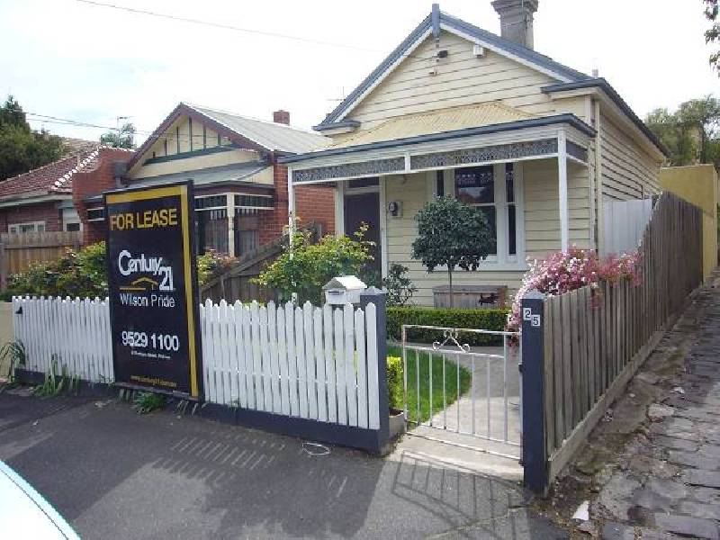 25 JOHNSON STREET, St Kilda East VIC 3183