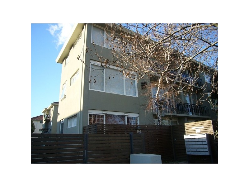18/209 DANDENONG ROAD, Prahran VIC 3181