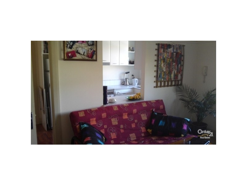 3/57 ROBE STREET, St Kilda VIC 3182