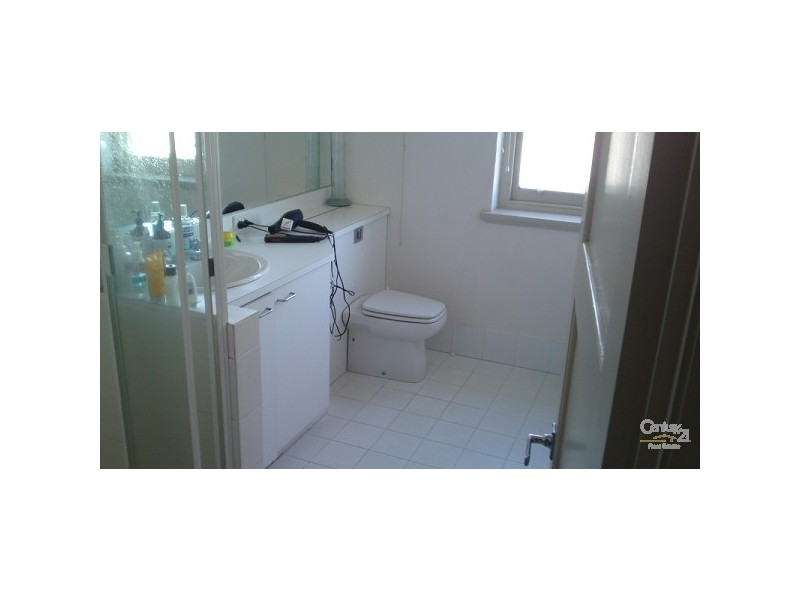 3/57 ROBE STREET, St Kilda VIC 3182