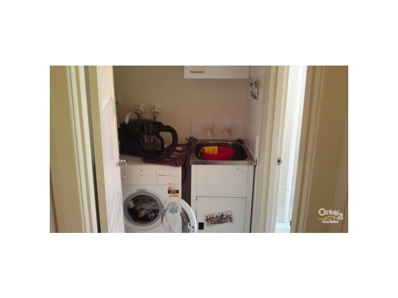 3/57 ROBE STREET, St Kilda VIC 3182