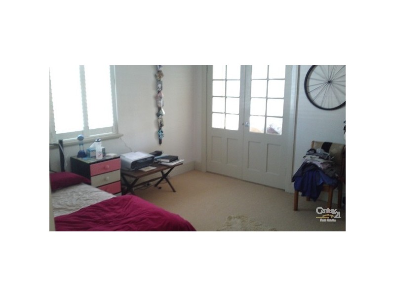 3/57 ROBE STREET, St Kilda VIC 3182