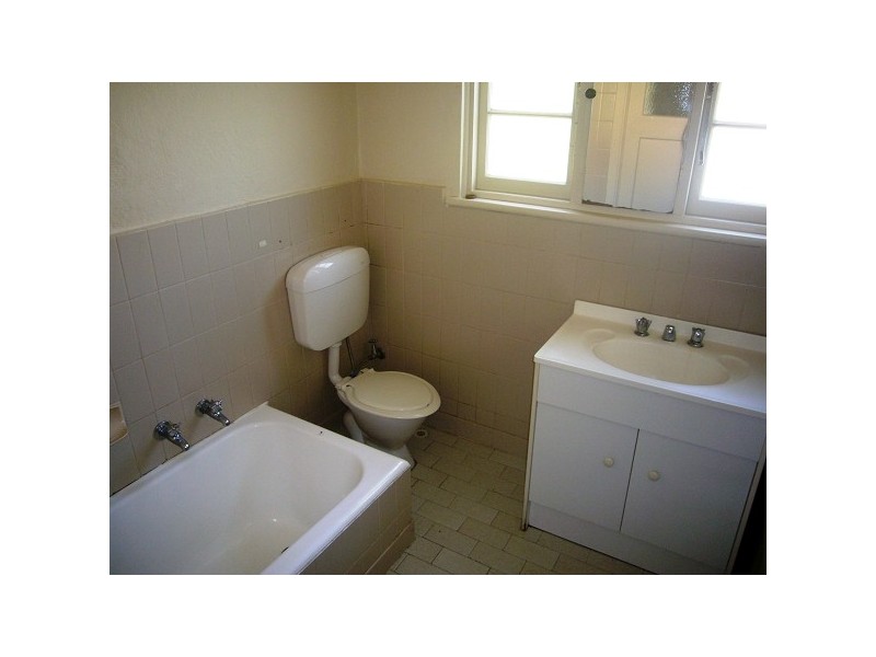 4/4 IRVING AVENUE, Prahran VIC 3181