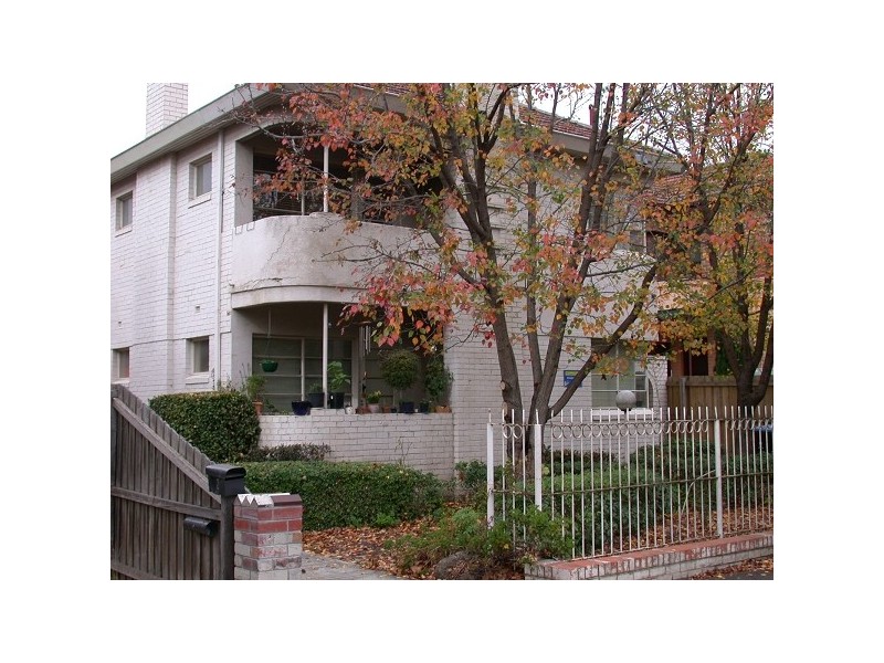 2/4 IRVING AVENUE, Prahran VIC 3181