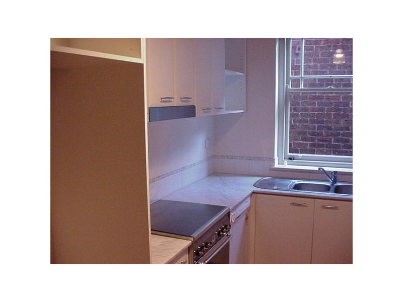 1/57 ROBE STREET, St Kilda VIC 3182