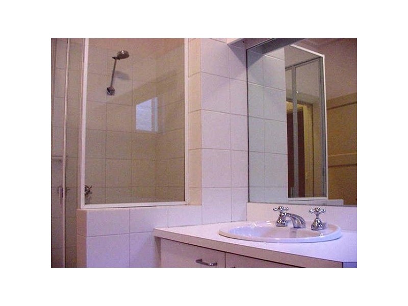 1/57 ROBE STREET, St Kilda VIC 3182