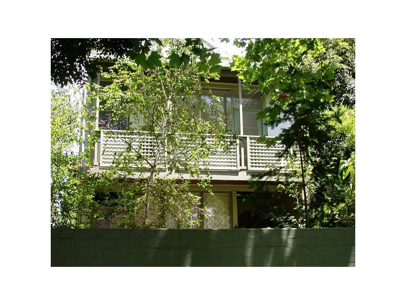 6/19 CHARNWOOD ROAD, St Kilda VIC 3182