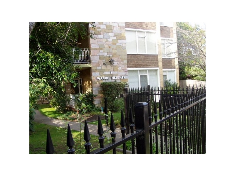 2/3 WANDO GROVE, St Kilda East VIC 3183