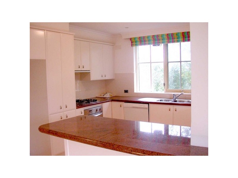 9/27 TINTERN AVENUE, Toorak VIC 3142