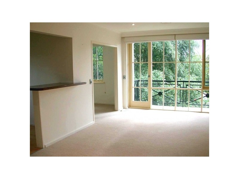 9/27 TINTERN AVENUE, Toorak VIC 3142