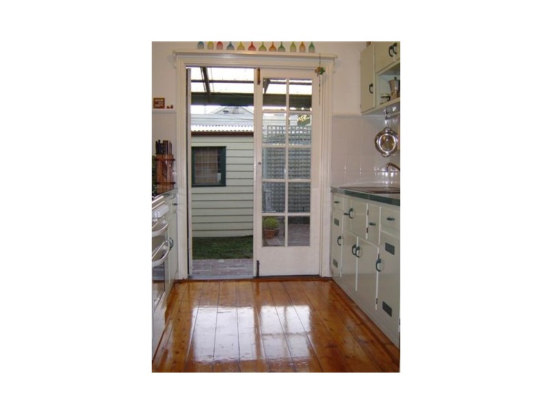 5 JERVOIS STREET, St Kilda East VIC 3183