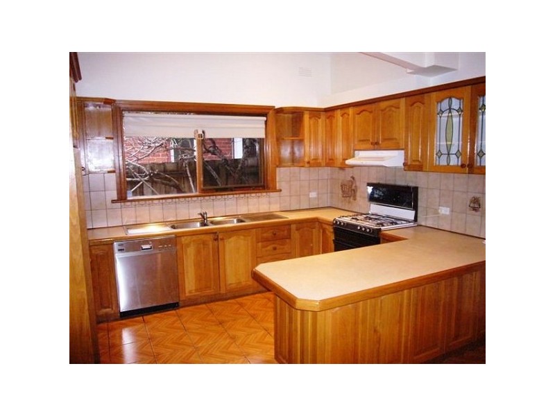 13 BALSTON STREET, St Kilda East VIC 3183