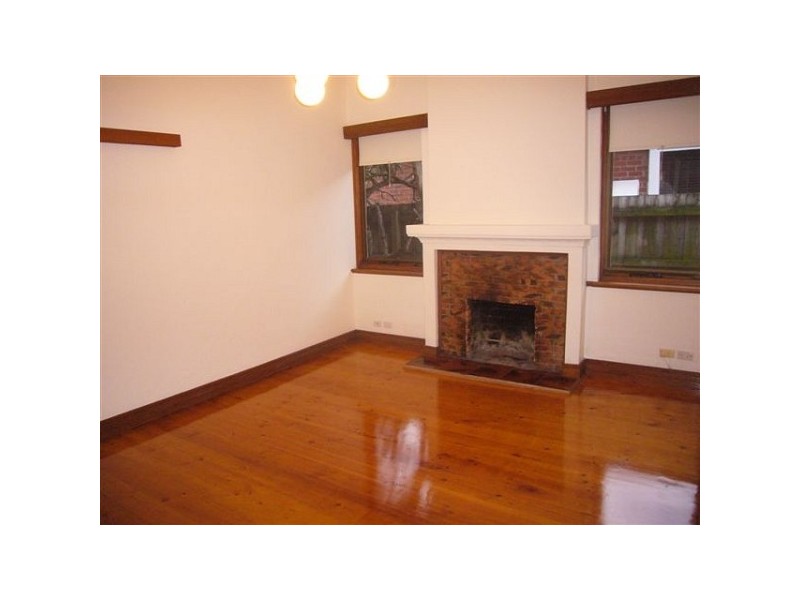 13 BALSTON STREET, Balaclava VIC 3183