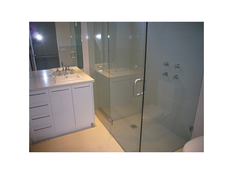 12B NELSON STREET, St Kilda East VIC 3183