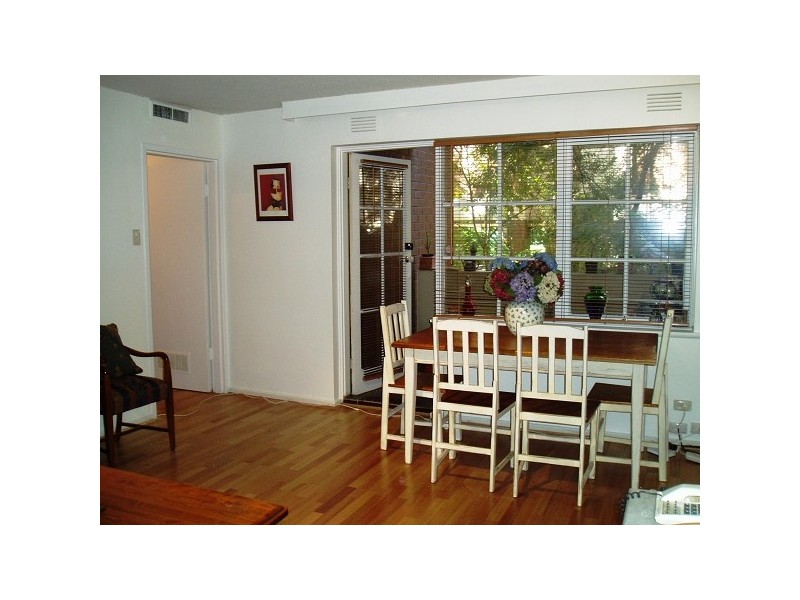 2/328 DANDENONG ROAD, St Kilda East VIC 3183