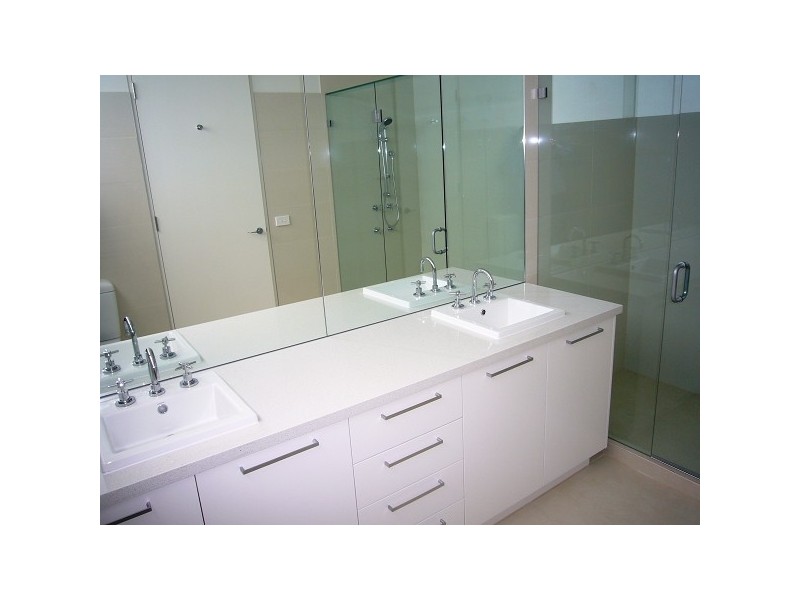 12A NELSON STREET, St Kilda VIC 3182