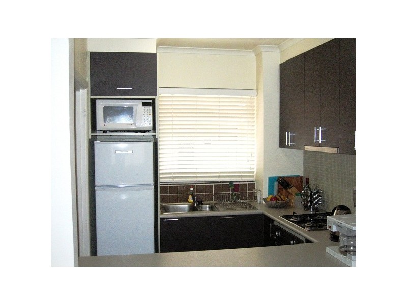 32/78 QUEENS ROAD, Melbourne VIC 3000