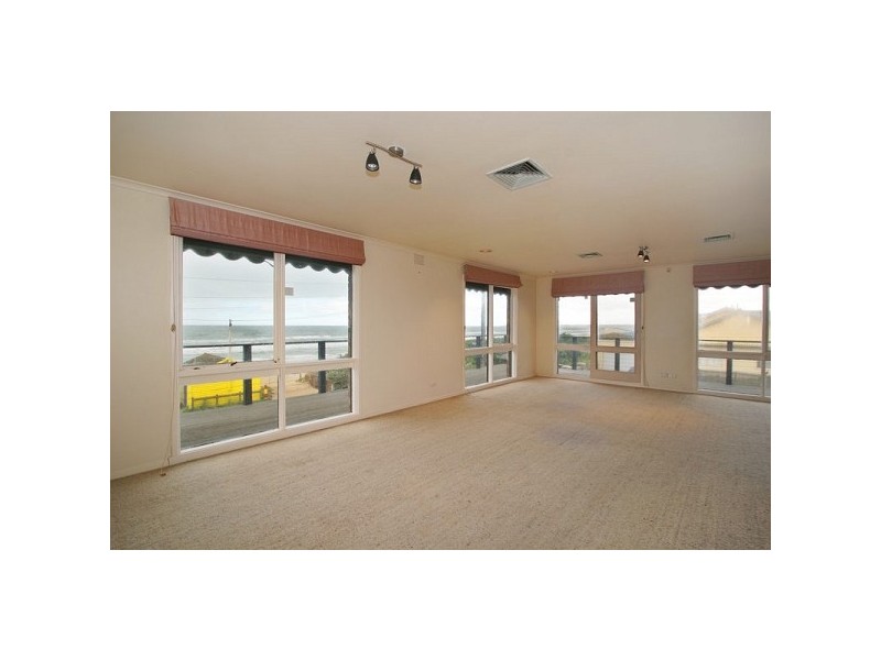 12 Roycroft Avenue, Aspendale VIC 3195