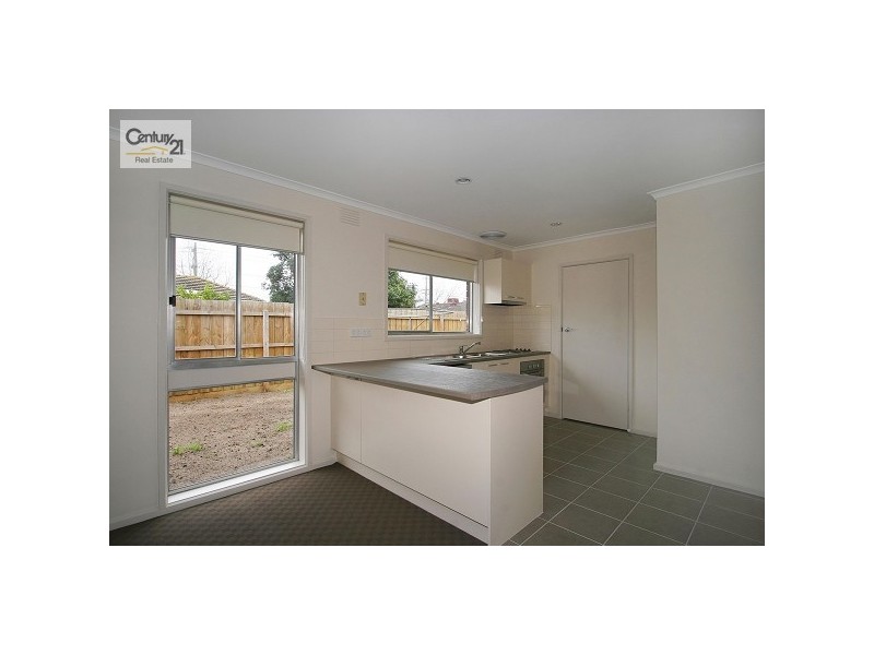 2/63 Royal Road, Bonbeach VIC 3196