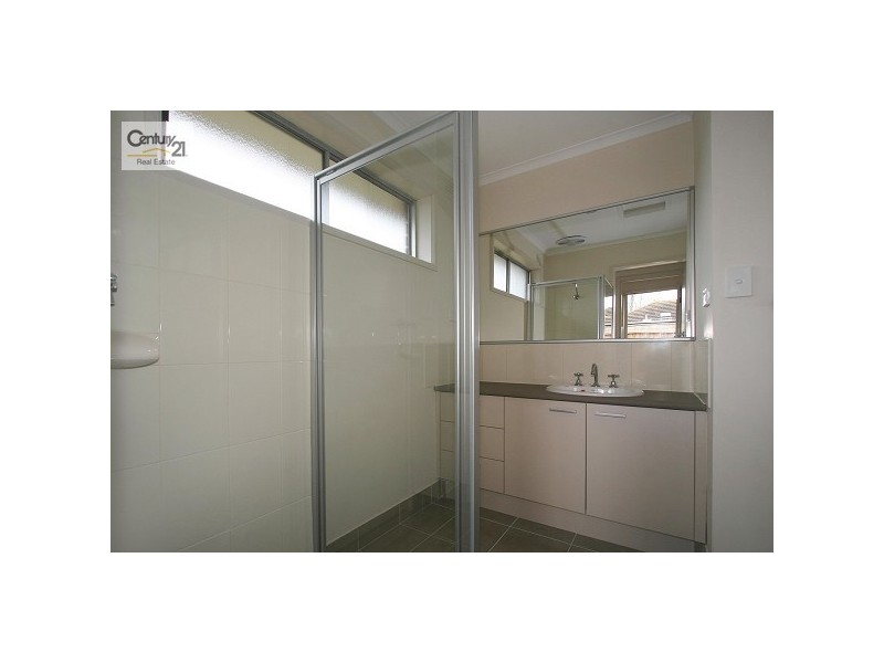 2/63 Royal Road, Bonbeach VIC 3196