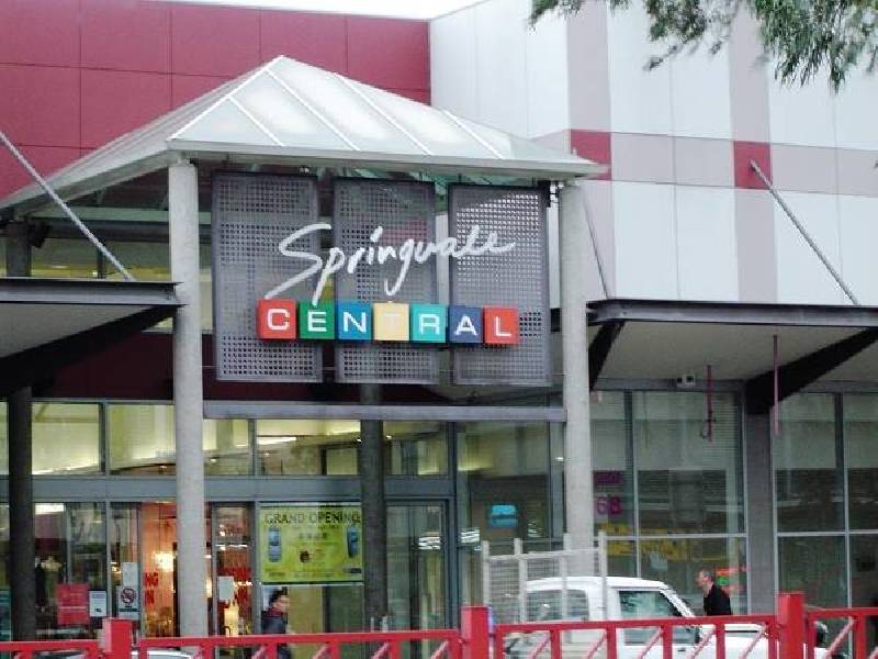 4 Oak Grove, Springvale VIC 3171