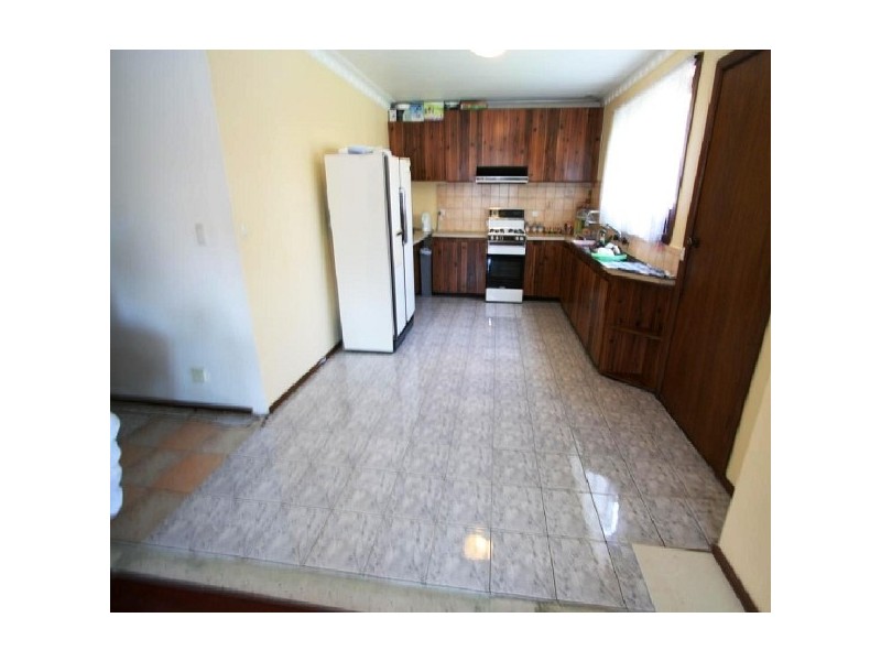 13 Finisterre Drive, Keysborough VIC 3173