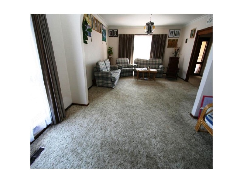 13 Finisterre Drive, Keysborough VIC 3173