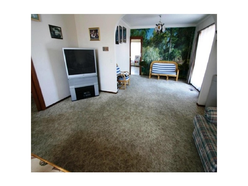 13 Finisterre Drive, Keysborough VIC 3173