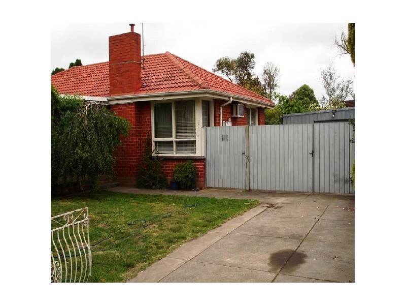 15 Loris Street, Springvale South VIC 3172