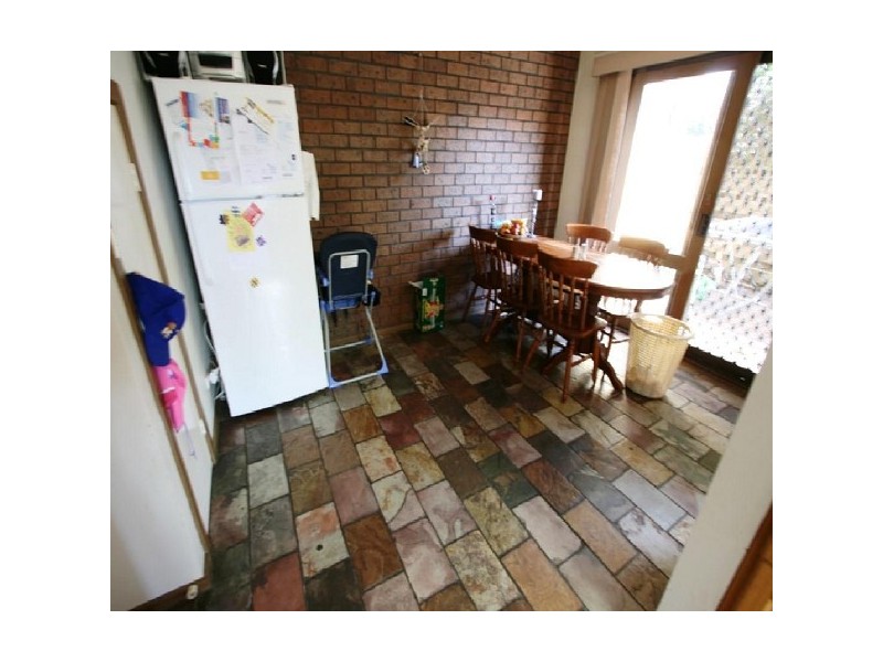 8 Dryandra Crescent, Keysborough VIC 3173