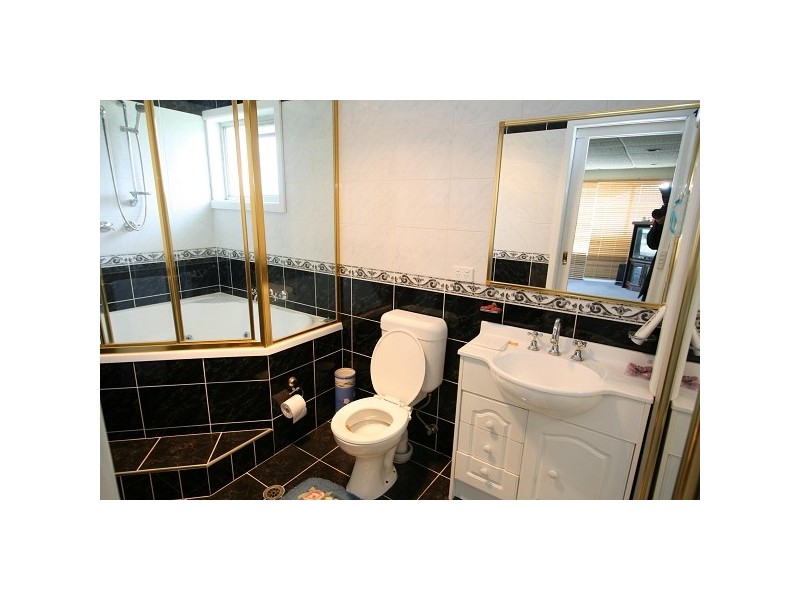 6 Garland Court, Noble Park North VIC 3174