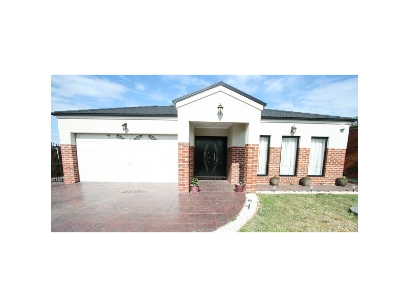 6 Speranza Place, Lynbrook VIC 3975