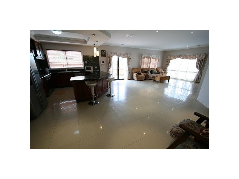 6 Speranza Place, Lynbrook VIC 3975