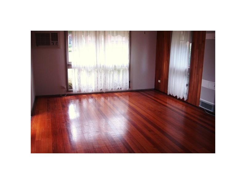 7 Cambridge Drive, Springvale South VIC 3172