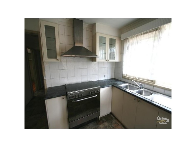 7 Cambridge Drive, Springvale South VIC 3172