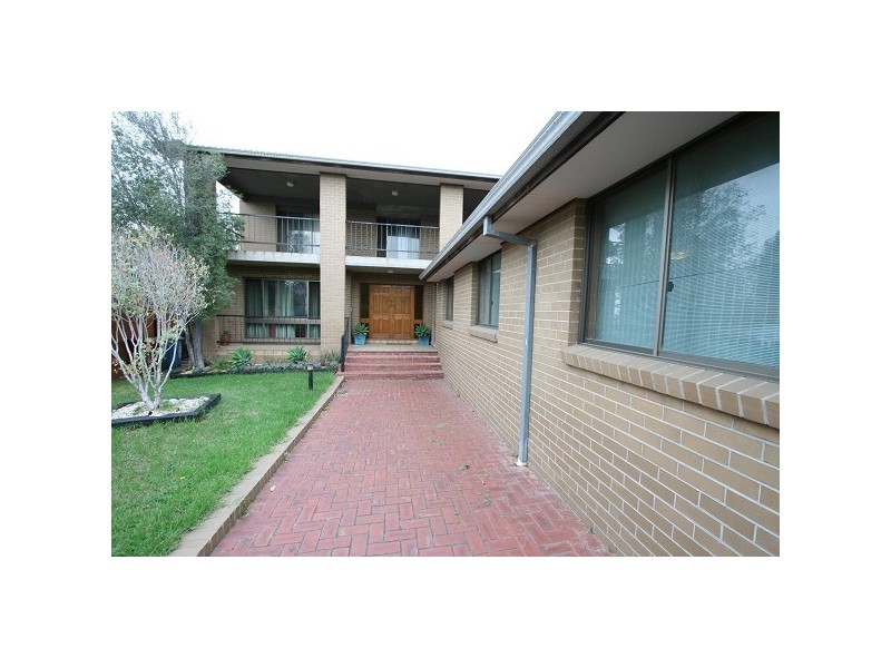 8 Hodgkinson Court, Springvale VIC 3171