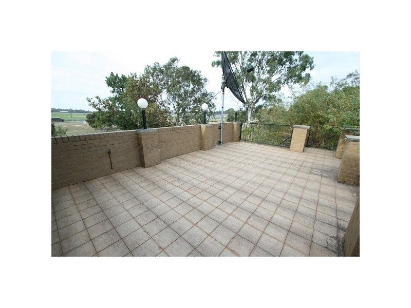 8 Hodgkinson Court, Springvale VIC 3171