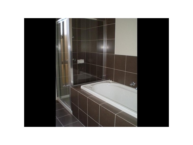 63 Wakenshaw Crescent, Pakenham VIC 3810