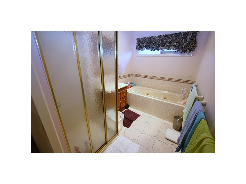 13 Effie Court, Springvale South VIC 3172