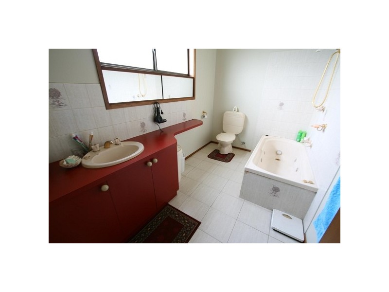 8 Hodgkinson Court, Springvale VIC 3171