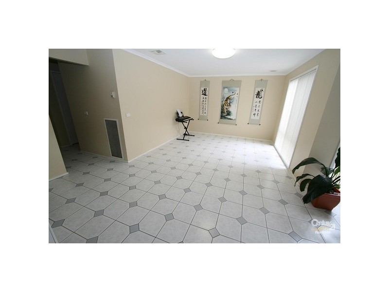 13 Vella Court, Springvale South VIC 3172