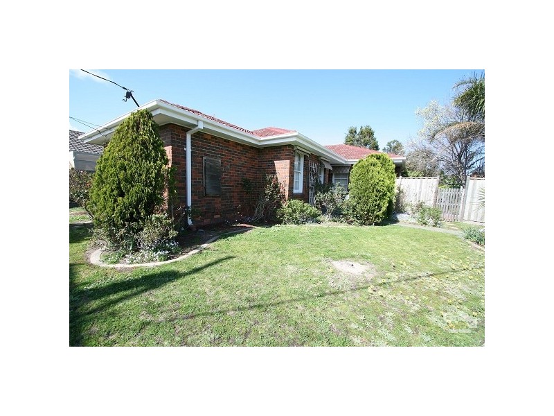 8 Campbell Gove, Dingley Village VIC 3172