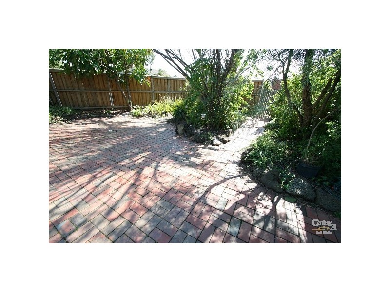 8 Campbell Gove, Dingley Village VIC 3172