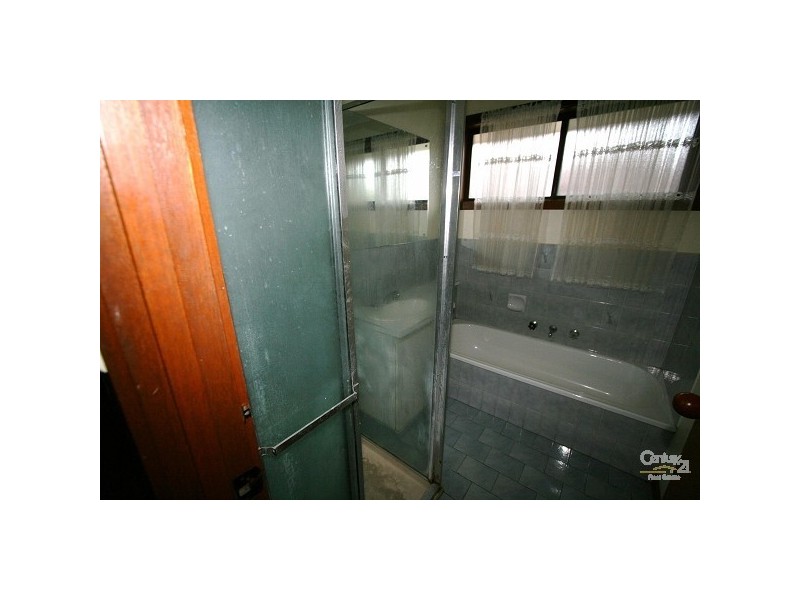 2-4 Bevan Avenue, Clayton South VIC 3169