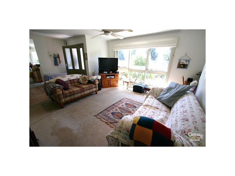 10 Lord Avenue, Dingley Village VIC 3172