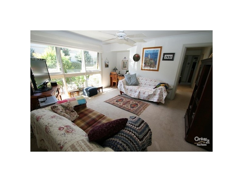 10 Lord Avenue, Dingley Village VIC 3172