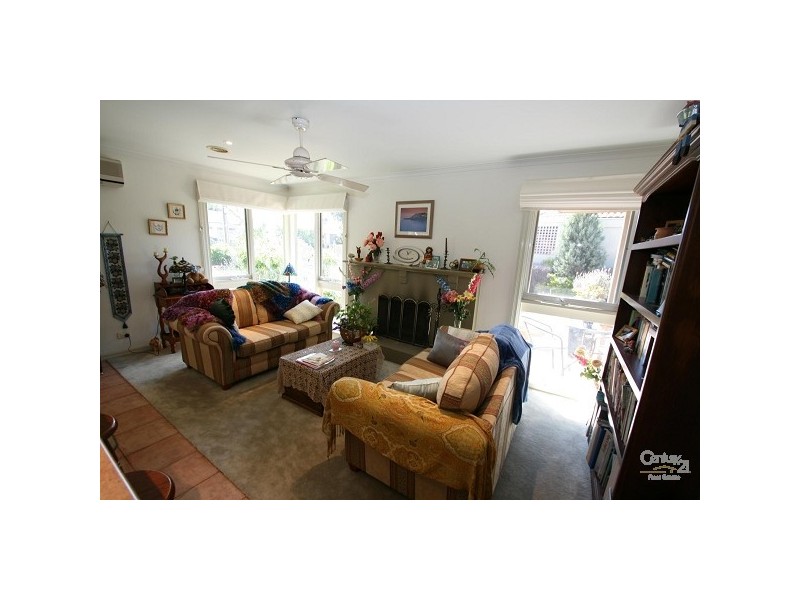 10 Lord Avenue, Dingley Village VIC 3172